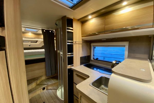 KNAUS SKY TI 700 - Galeria [3]