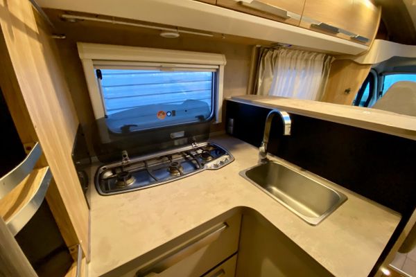 KNAUS SKY TI 700 - Galeria [13]
