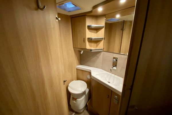 KNAUS SKY TI 700 - Galeria [25]