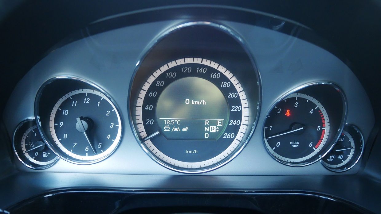 Mercedes-Benz E-Klasa - Galeria [14]