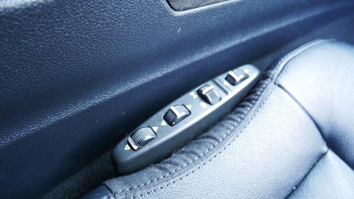 Mercedes-Benz E-Klasa - Galeria [17]